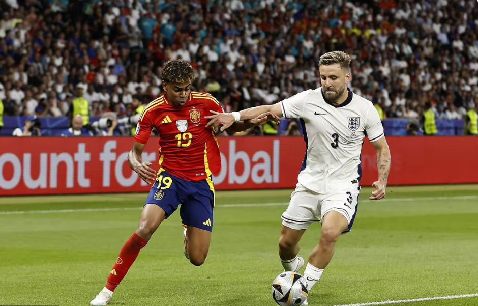 波兰绝杀西班牙，萨拉赫点燃赛场