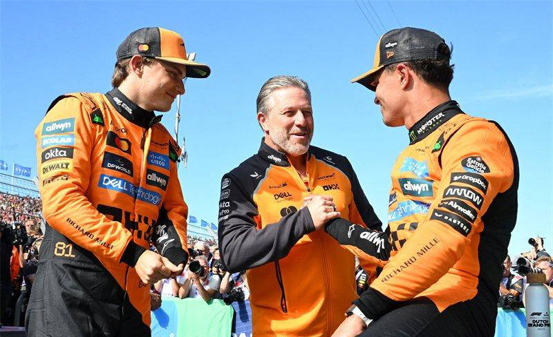 威廉姆斯鏖战红牛车队，皮亚斯特里带队取胜