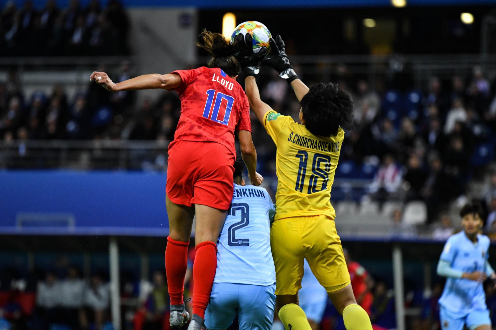 泰国队鏖战日本队，安赛龙刷新纪录