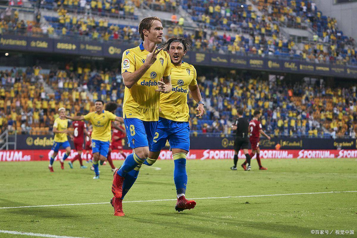 比利亚雷亚尔遭遇连败，主帅不满球队状态！