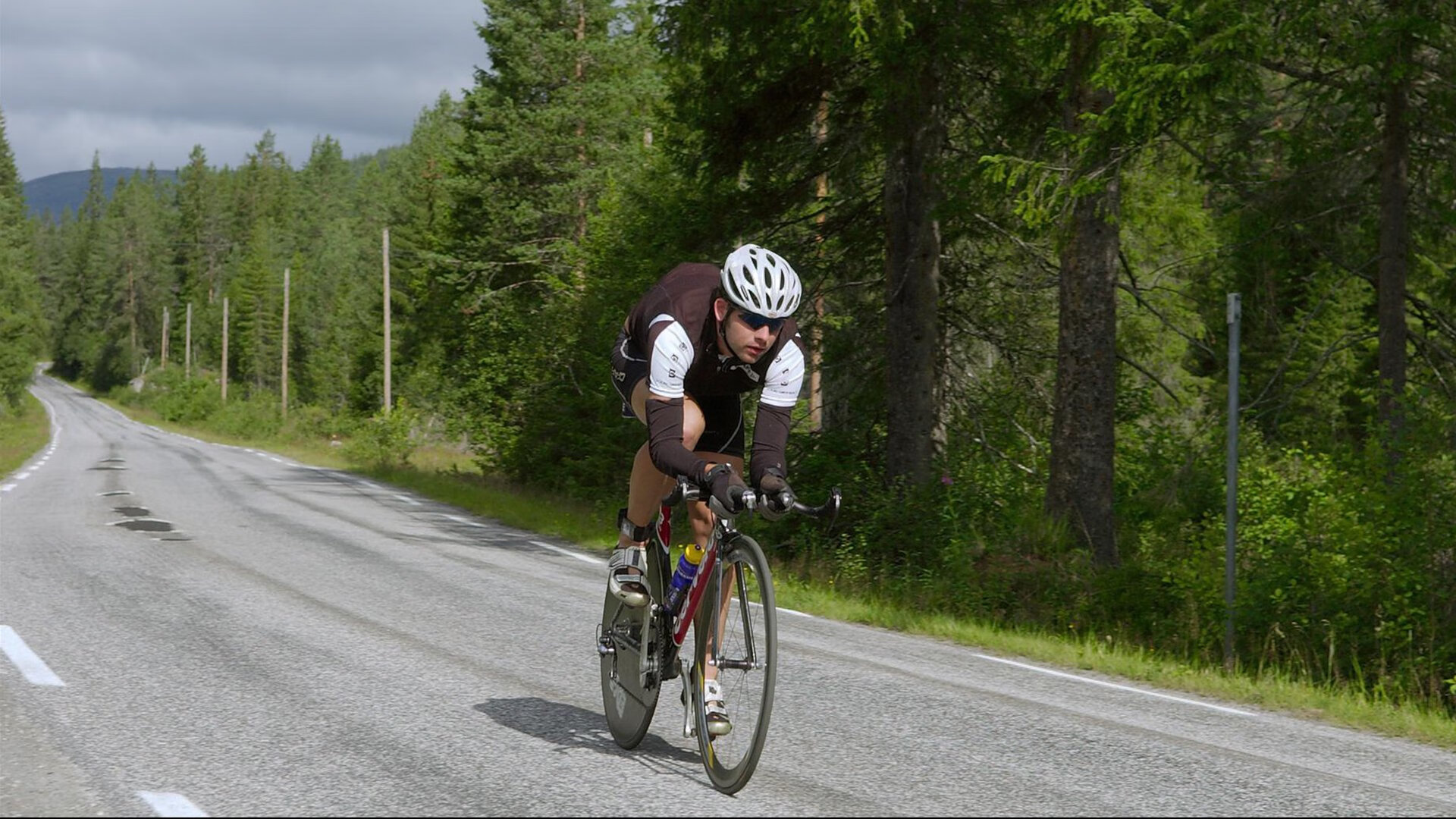 当活塞掀翻广东队，约基奇的关键回合与篮球的唯一性迷思