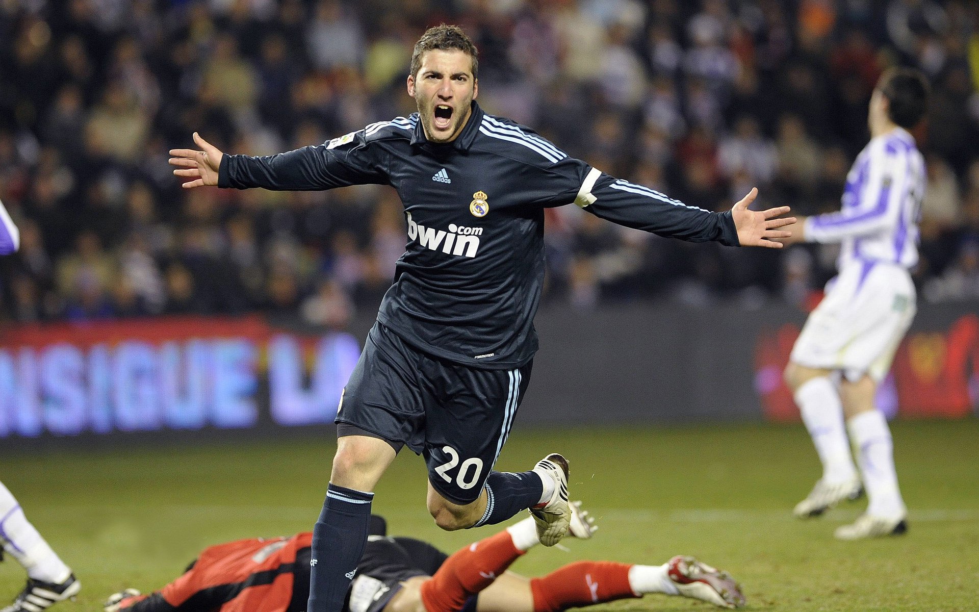 当安第斯雄鹰跨越欧亚,德布劳内攻防两端的统治艺术与一场想象中的秘鲁踏平土耳其