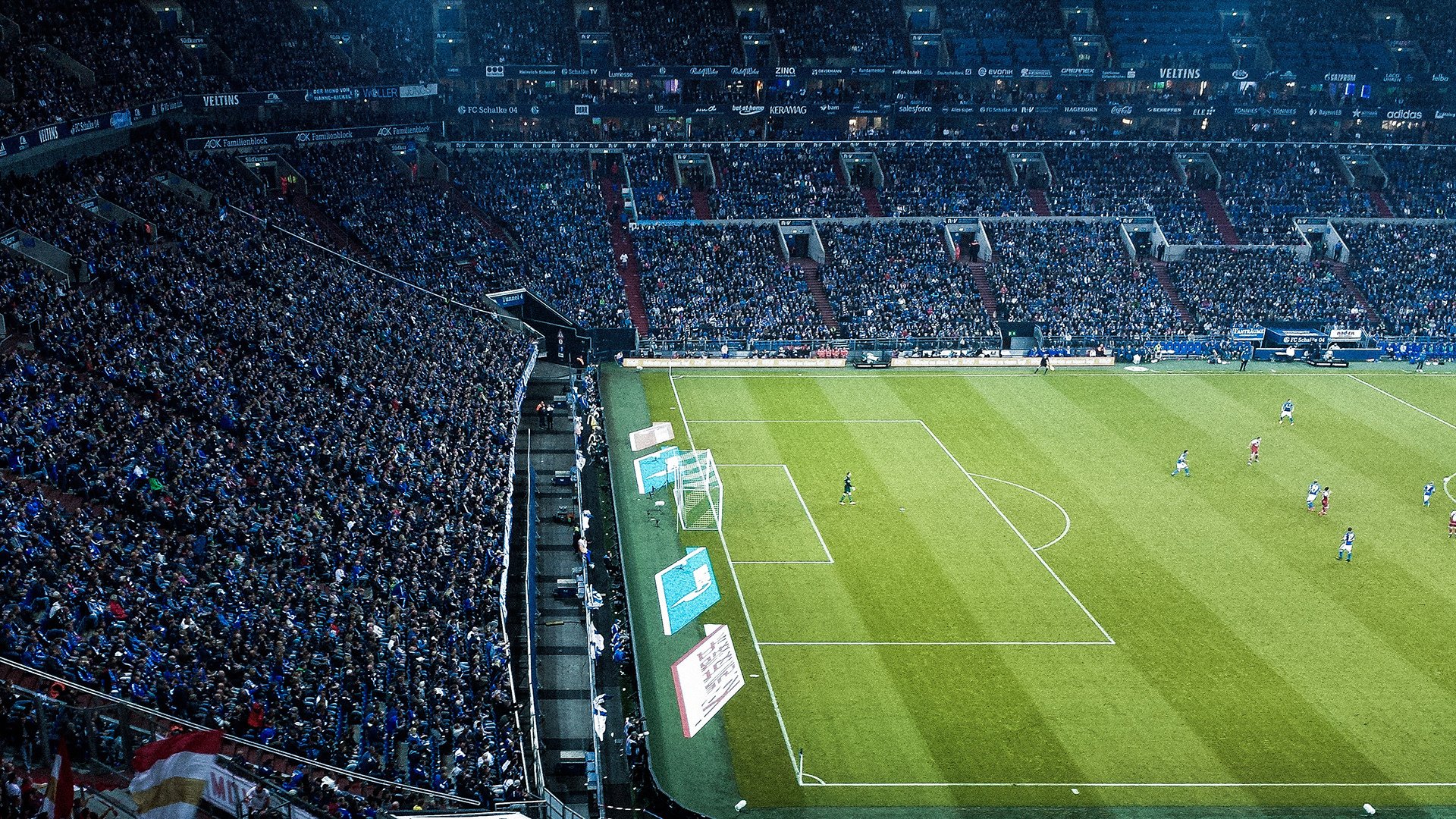 跨界主宰，当利拉德在F1赛道接管，篮网在球场轻取